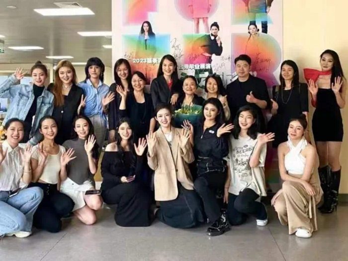 74a69cb9289c4e63aa341be4a3d250c6.png 2.png