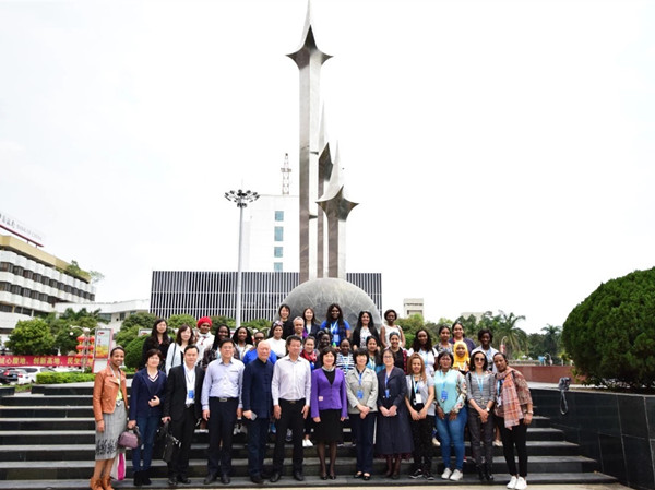 b4d362e7bfbf412fa4459e7b68d1b08d.jpg 汕头照片6_副本.jpg