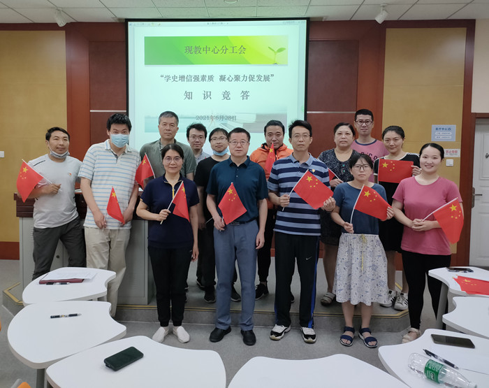 e51fdb3c30424834ab47d2c8c41011e0.jpg 6-28合影_副本.jpg